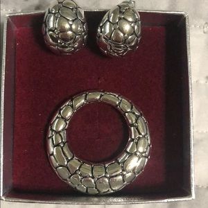 Pendant and earring set